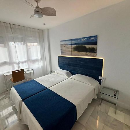 Apartamentos Turisticos Imar Cádiz Exteriör bild