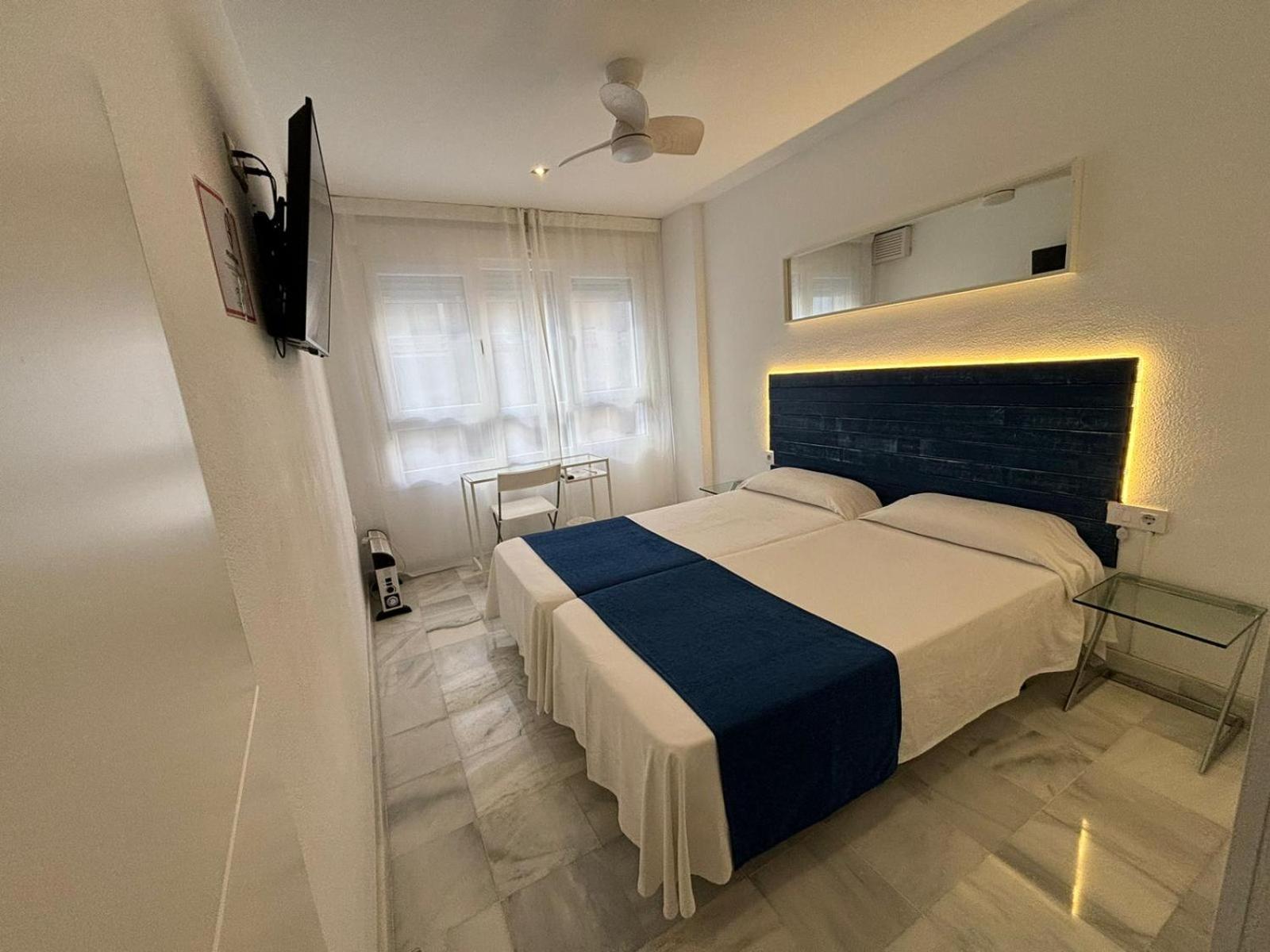 Apartamentos Turisticos Imar Cádiz Exteriör bild