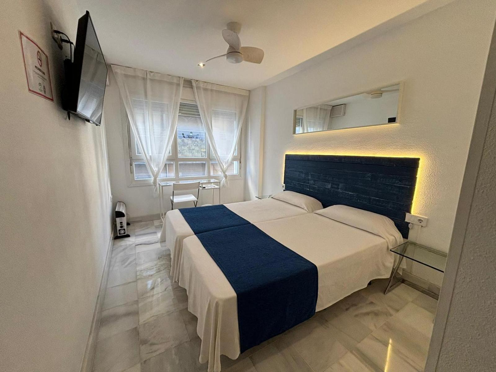 Apartamentos Turisticos Imar Cádiz Exteriör bild