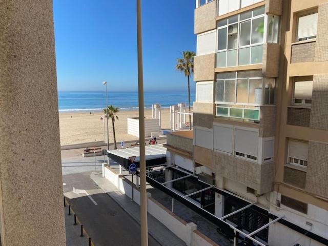 Apartamentos Turisticos Imar Cádiz Exteriör bild