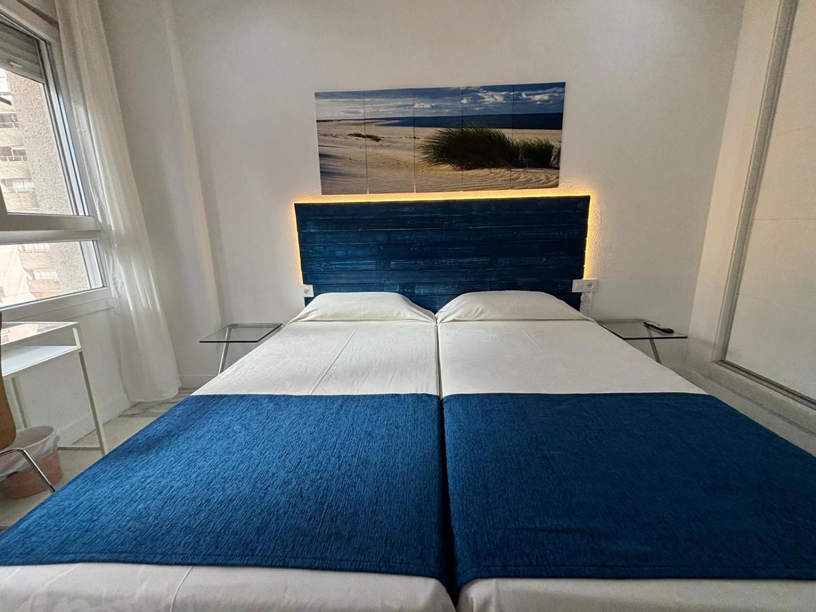 Apartamentos Turisticos Imar Cádiz Exteriör bild